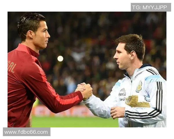 21世纪足球巨星盘点:从梅西到C罗,站位与风格的全面解析 21世纪足球巨星盘点:从梅西到C罗,站位与风格的全面解析