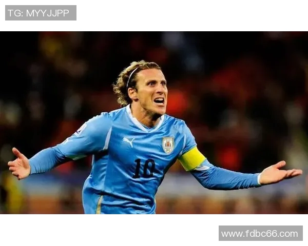 球星足球侧钩技惊四座展现力量与美感引燃绿茵激情 球星足球侧钩技惊四座展现力量与美感引燃绿茵激情