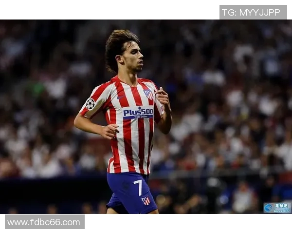 菲利克斯足球明星卡挂件收藏品展现经典球场瞬间与精彩技术 菲利克斯足球明星卡挂件收藏品展现经典球场瞬间与精彩技术